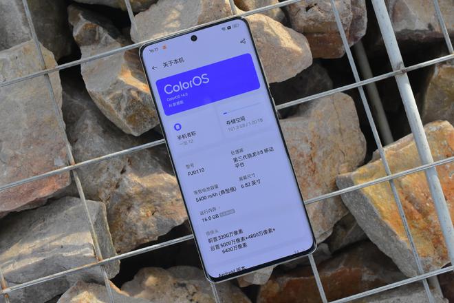 喜欢拍照的你新机不知道怎么选?2024这几款年度旗舰不可错过!(图5) 喜欢拍照的你新机不知道怎么选?2024这几款年度旗舰不可错过!(图5)