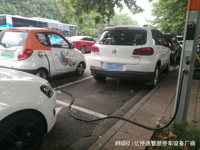星空体育官网微型车牌识别相机＋智能车位锁：助力充电桩运营商提升营收(图2)
