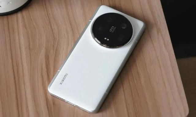 星空中国体育网站2024公认拍照最强手机!性能表现惊艳画质(图2) 星空中国体育网站2024公认拍照最强手机!性能表现惊艳画质(图2)