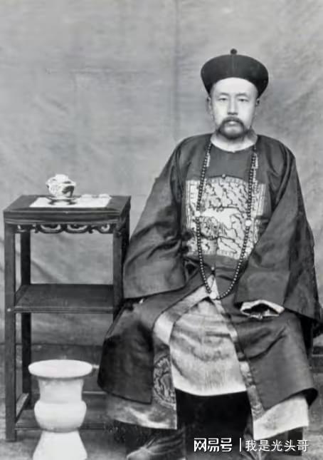 历史就星空体育平台·app是这么荒诞：清末两个封疆大吏为保性命甘愿认汉人为祖(图5)