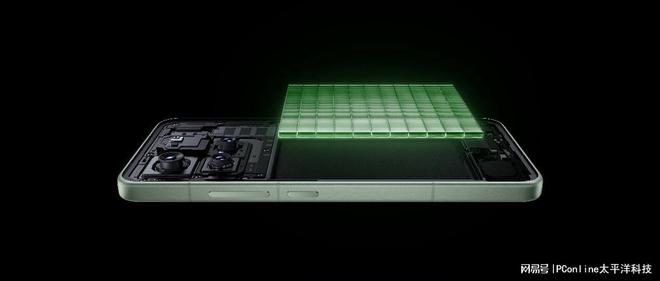 MWC 2025快报：荣耀小米超然开场HMD功能机和新耳机抢关注(图7)