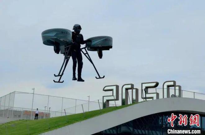 无锡机器人运动会开幕；贾跃亭称还债回国是人生重要目标；中国全景相机在美被抢购(图2)