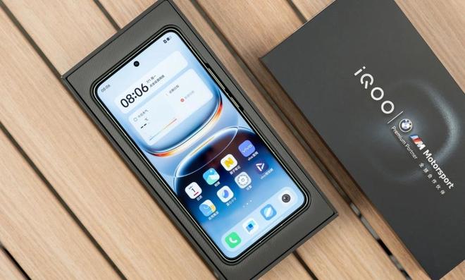 2025国补后公认“最值得买”的4款手机16GB+512GB再创新低(图2)