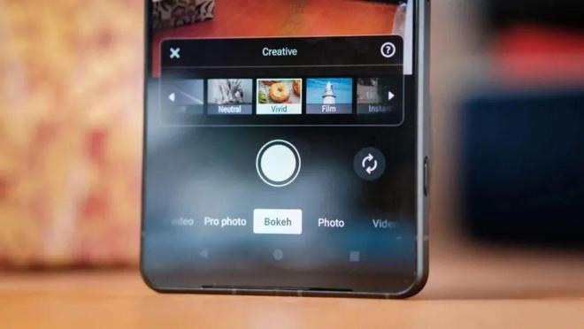 我试图喜欢索尼手机但它的过时定位让人无法喜欢(图6)