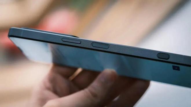 我试图喜欢索尼手机但它的过时定位让人无法喜欢(图11)