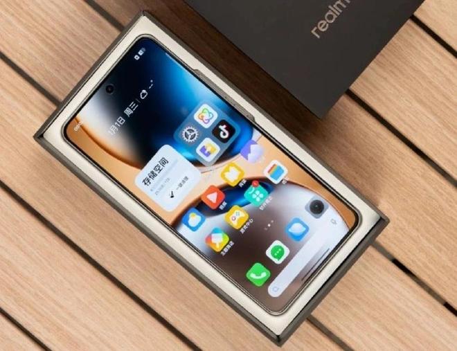 2025被严重低估的3款手机亮点很突出16GB+512GB适合“捡漏”(图4)