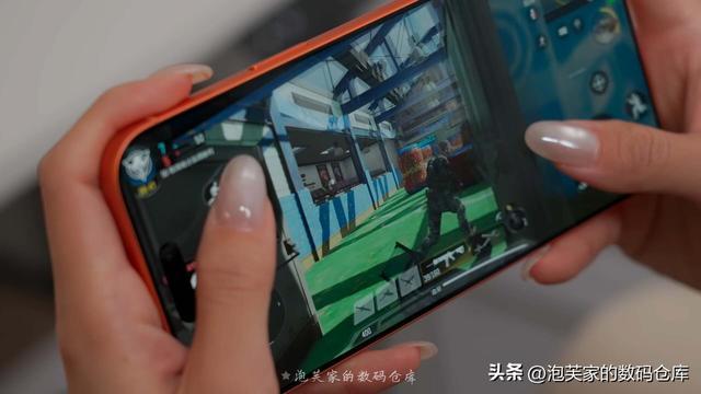 2025最强手机？iPhone17ProMax首发体验 最强续航性能散热(图9)