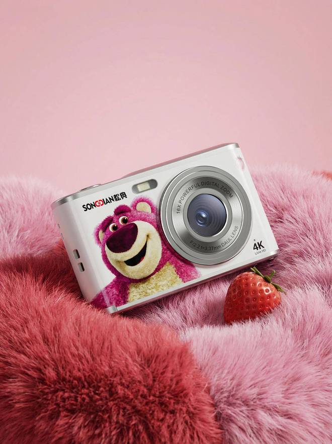 携手女子半马松典草莓熊相机为赛事增添影像乐趣(图4) 携手女子半马松典草莓熊相机为赛事增添影像乐趣(图4)