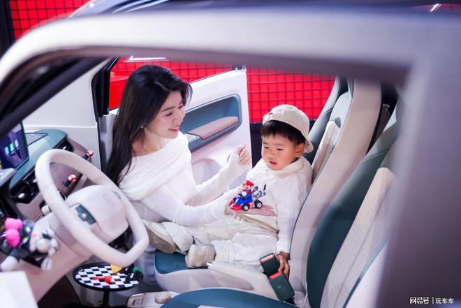 三万多的两门后驱小车2026款全新奇瑞冰淇淋上市(图6)